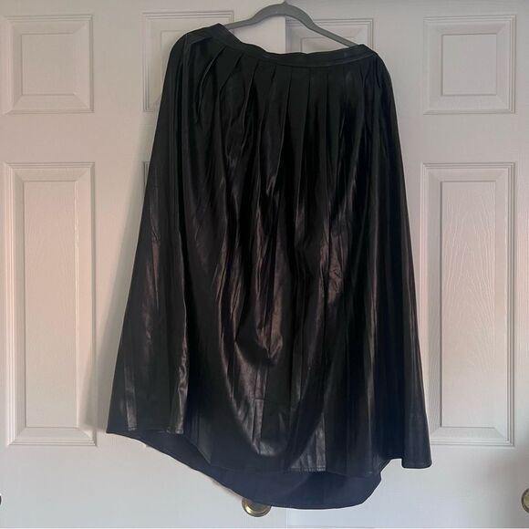 Misook Vegan Leather Black Pleated Midi Skirt Large NEW MSRP $358 - Picture 2 of 6